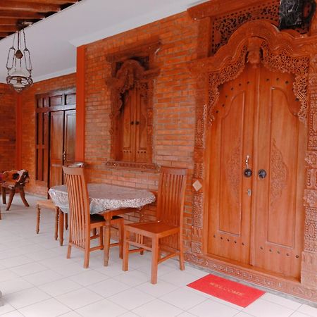Rumah Ukhi Guest House Cebongan Eksteriør billede