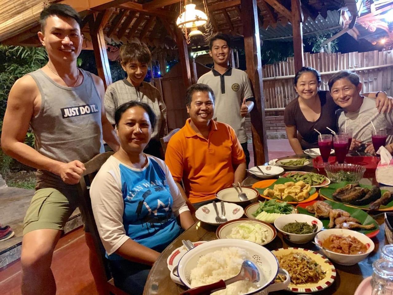 Rumah Ukhi Guest House Cebongan Eksteriør billede