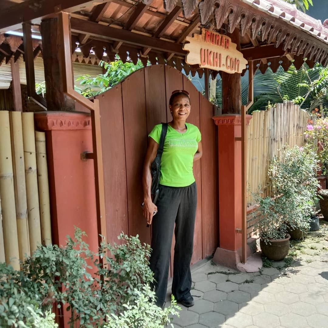 Rumah Ukhi Guest House Cebongan Eksteriør billede