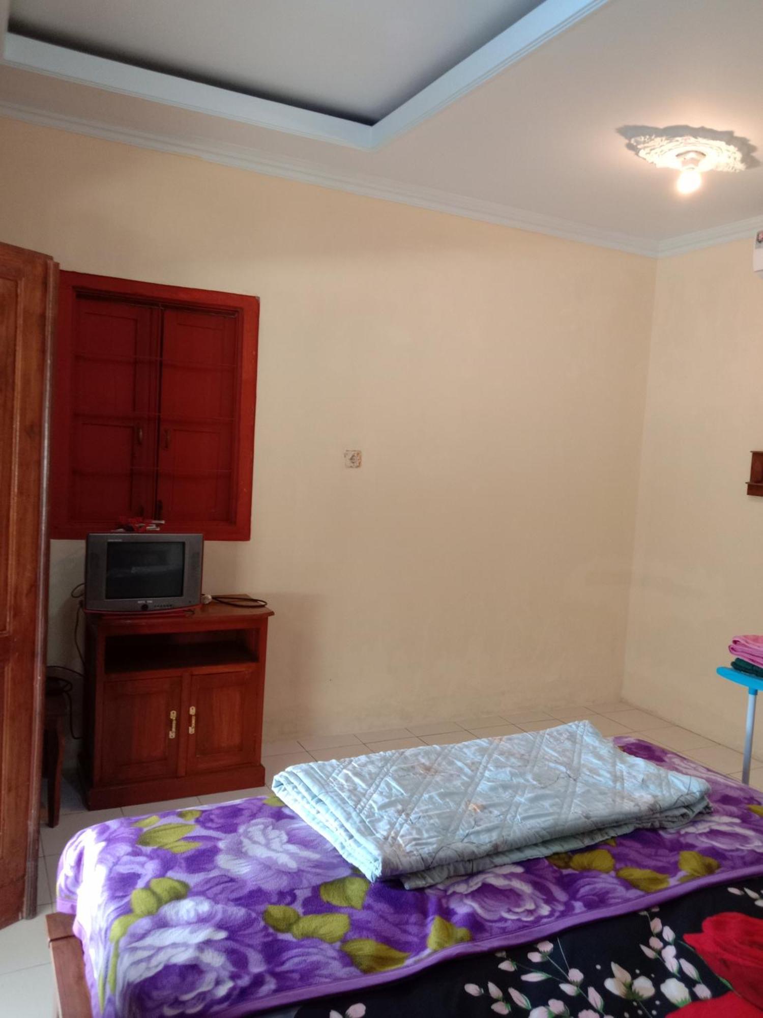Rumah Ukhi Guest House Cebongan Eksteriør billede