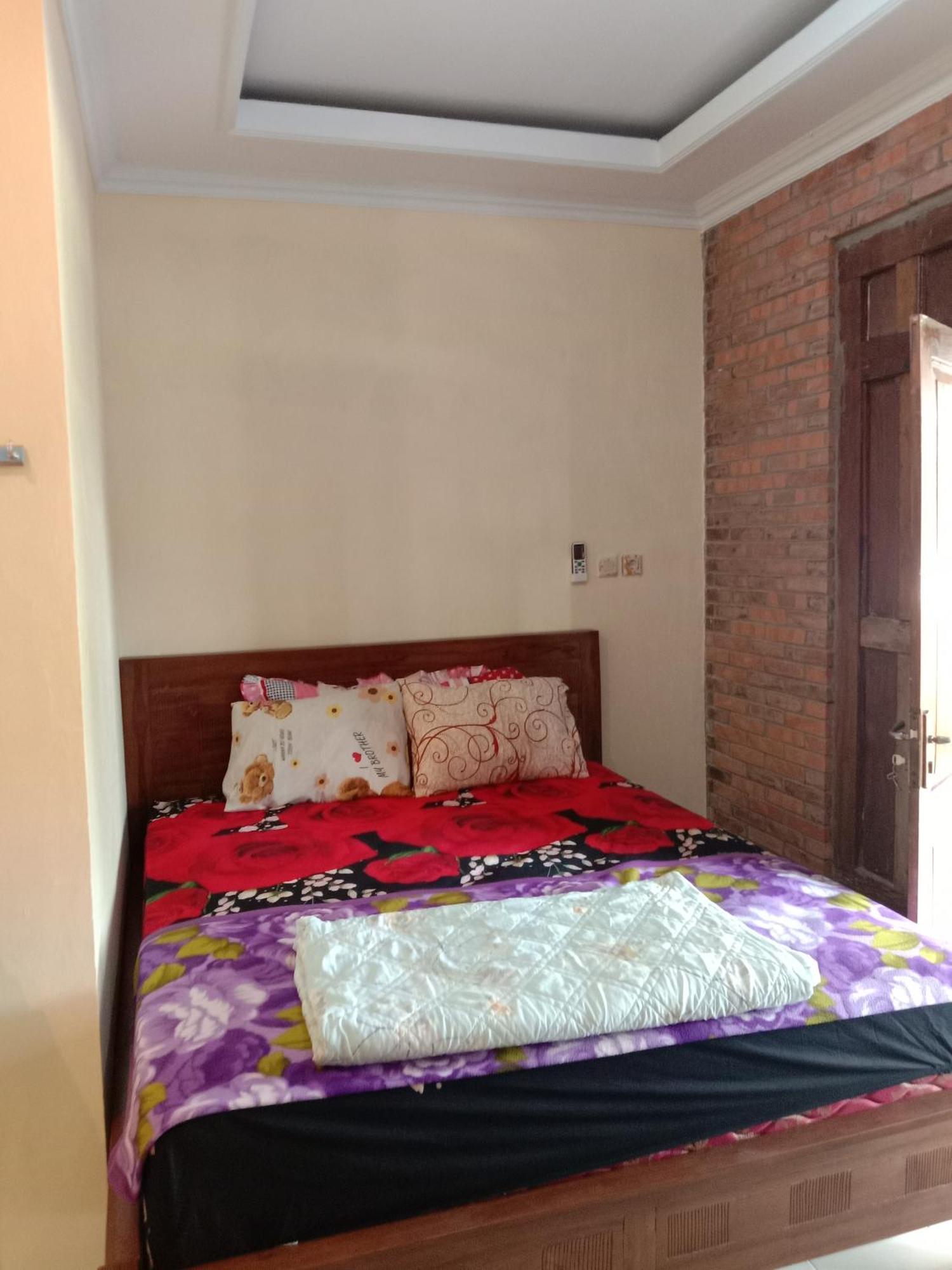 Rumah Ukhi Guest House Cebongan Eksteriør billede