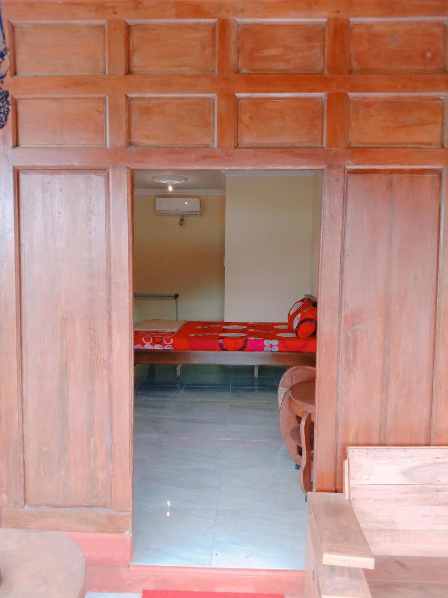 Rumah Ukhi Guest House Cebongan Eksteriør billede