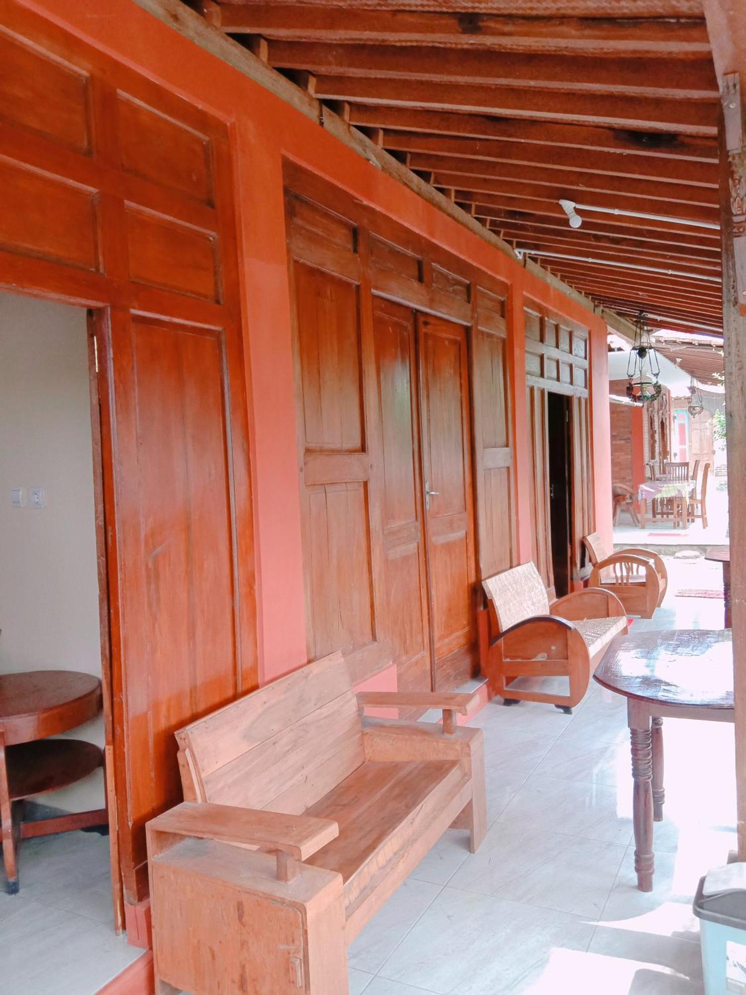 Rumah Ukhi Guest House Cebongan Eksteriør billede