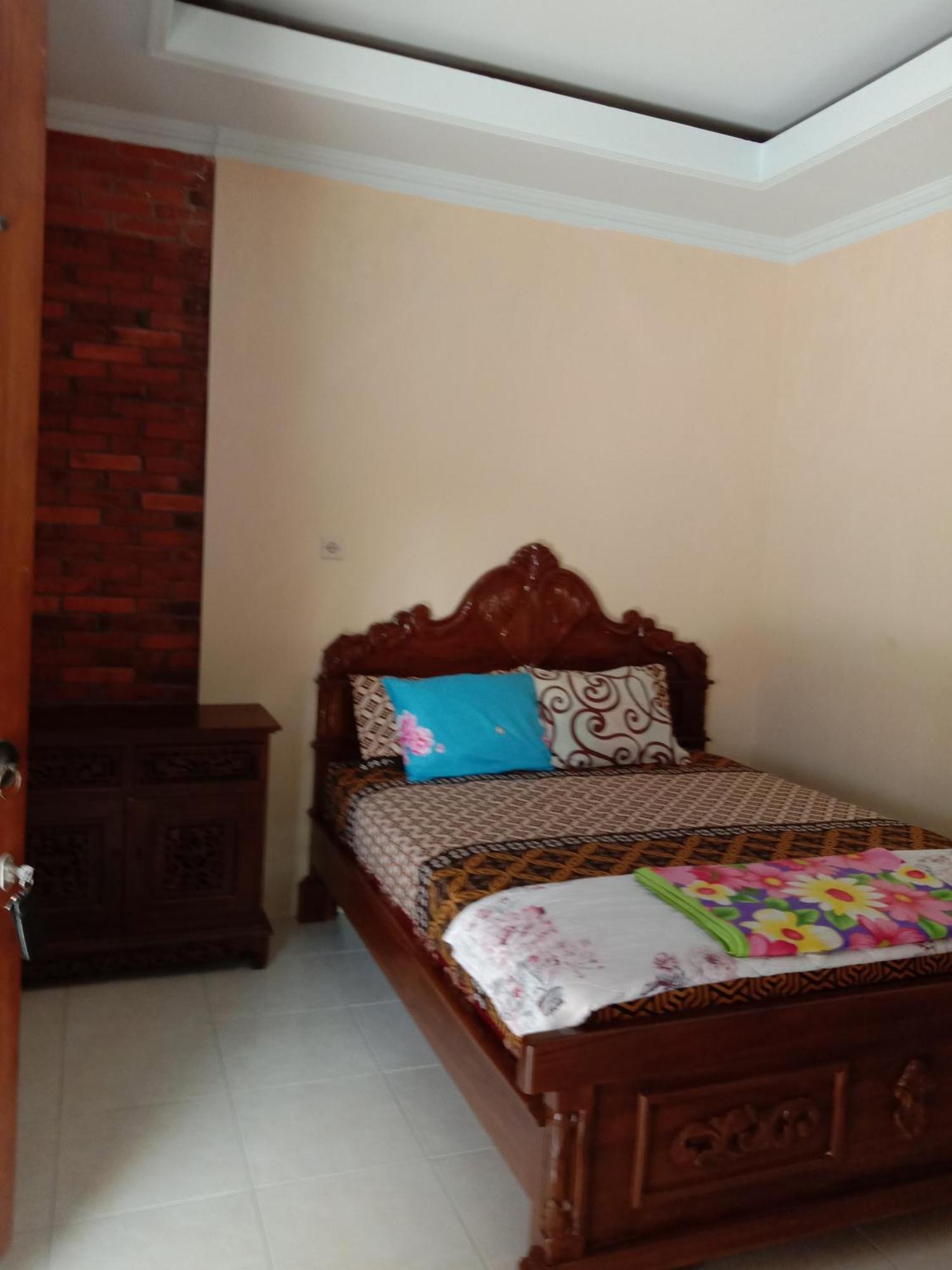 Rumah Ukhi Guest House Cebongan Eksteriør billede