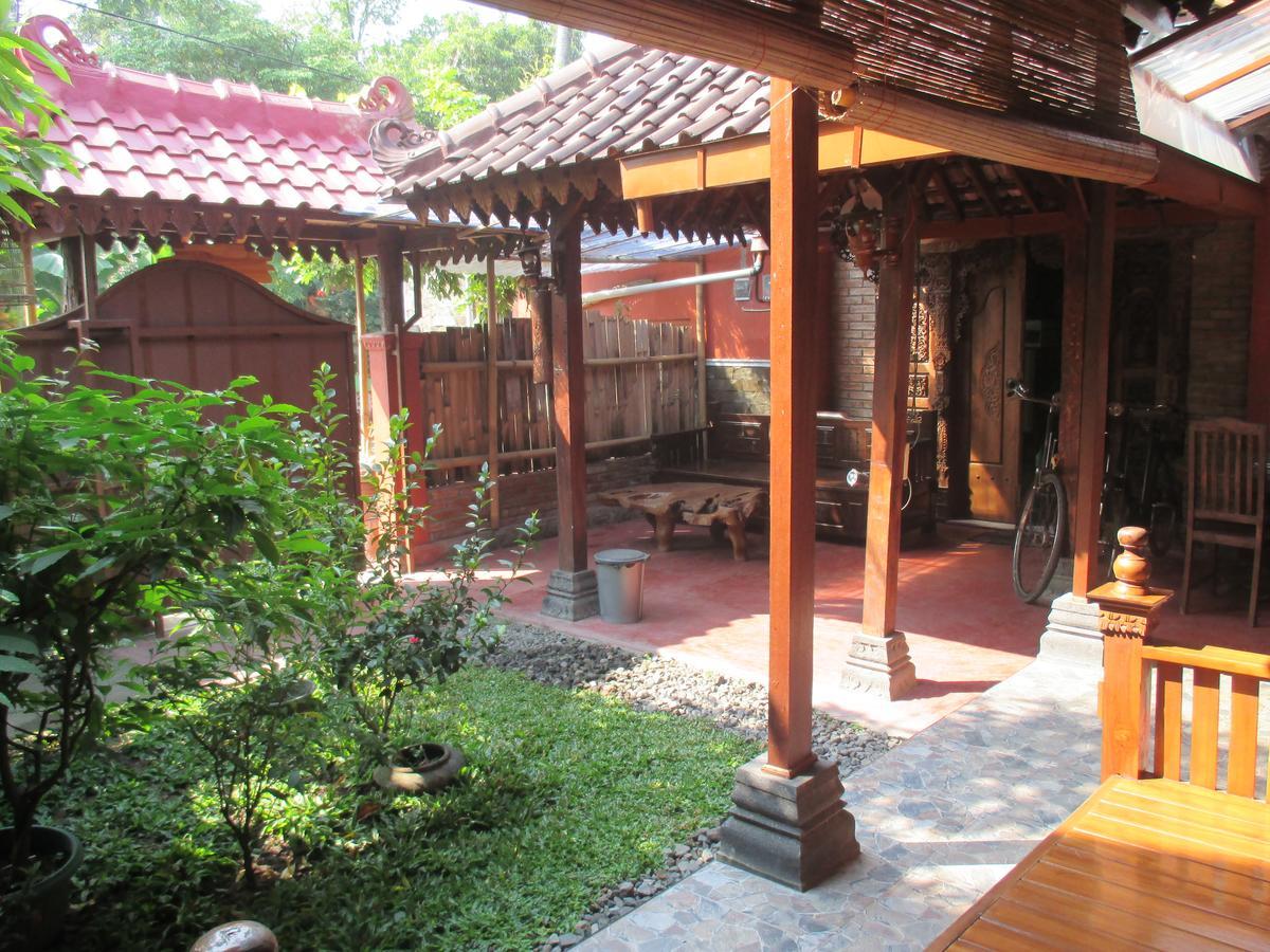 Rumah Ukhi Guest House Cebongan Eksteriør billede