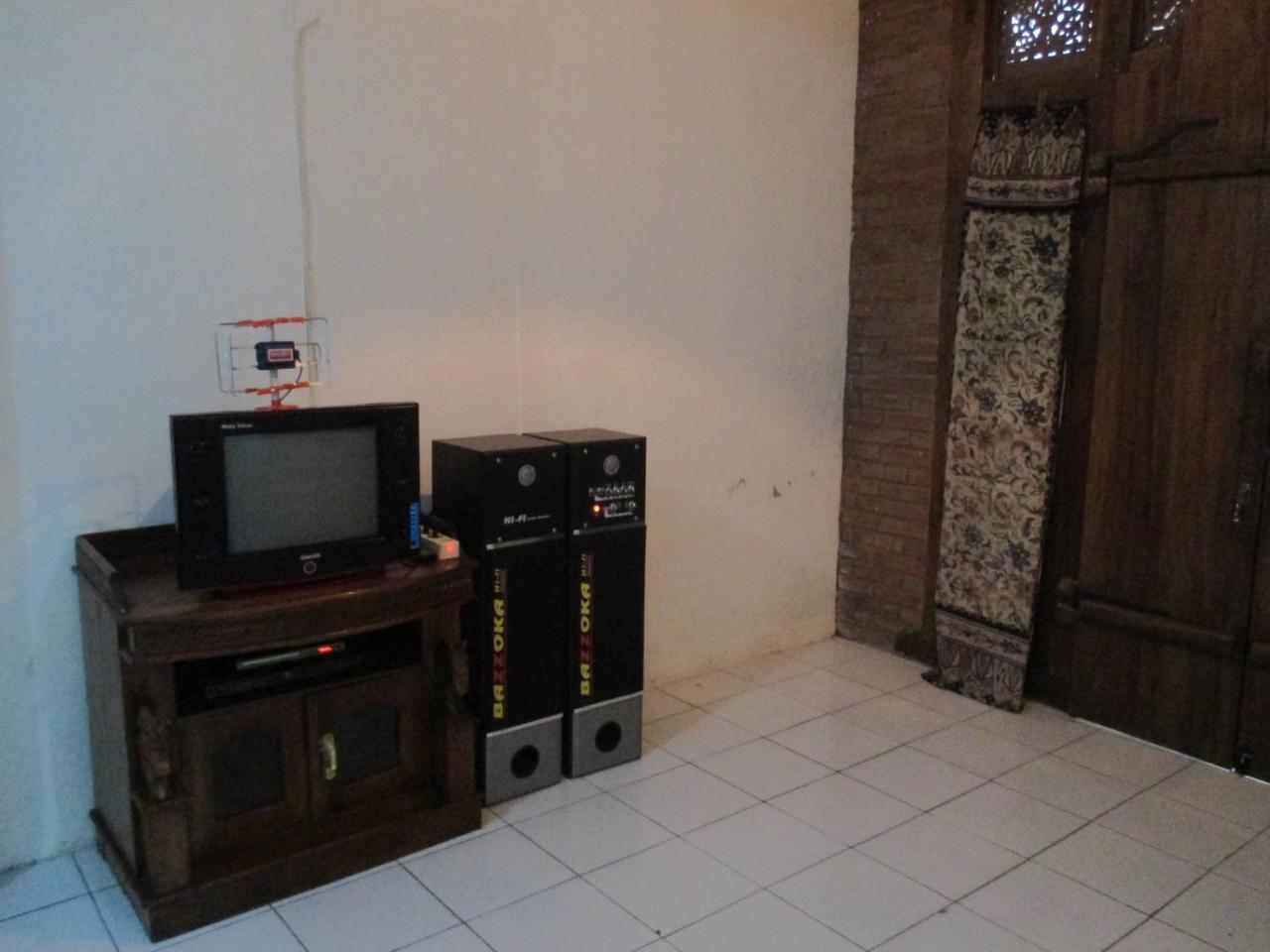 Rumah Ukhi Guest House Cebongan Eksteriør billede